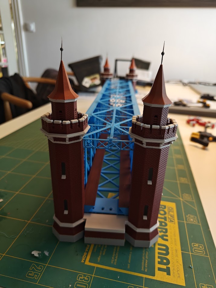 Den Blå Bro - Gitterbro med Tårne – H0 1:87 – Til Märklin C- og Trix C-skinner - Billede 3
