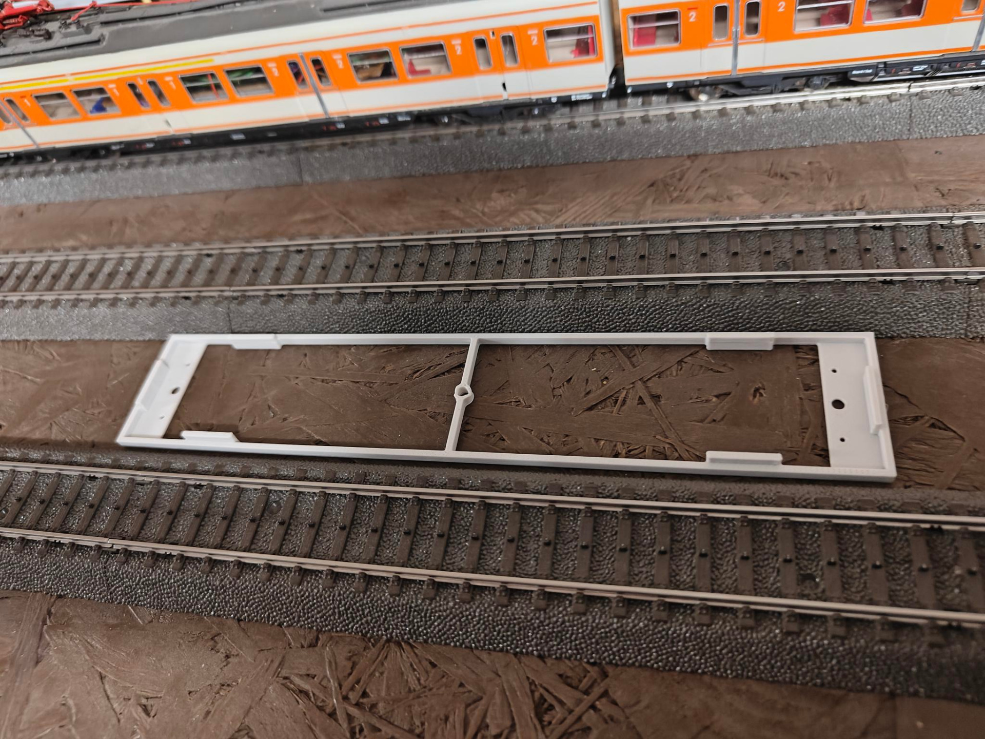 Perron Odin 3 Delt Sæt. Passer til Märklin/Trix C-Skinner med en skinne afstand på 77,5 mm. - Billede 3