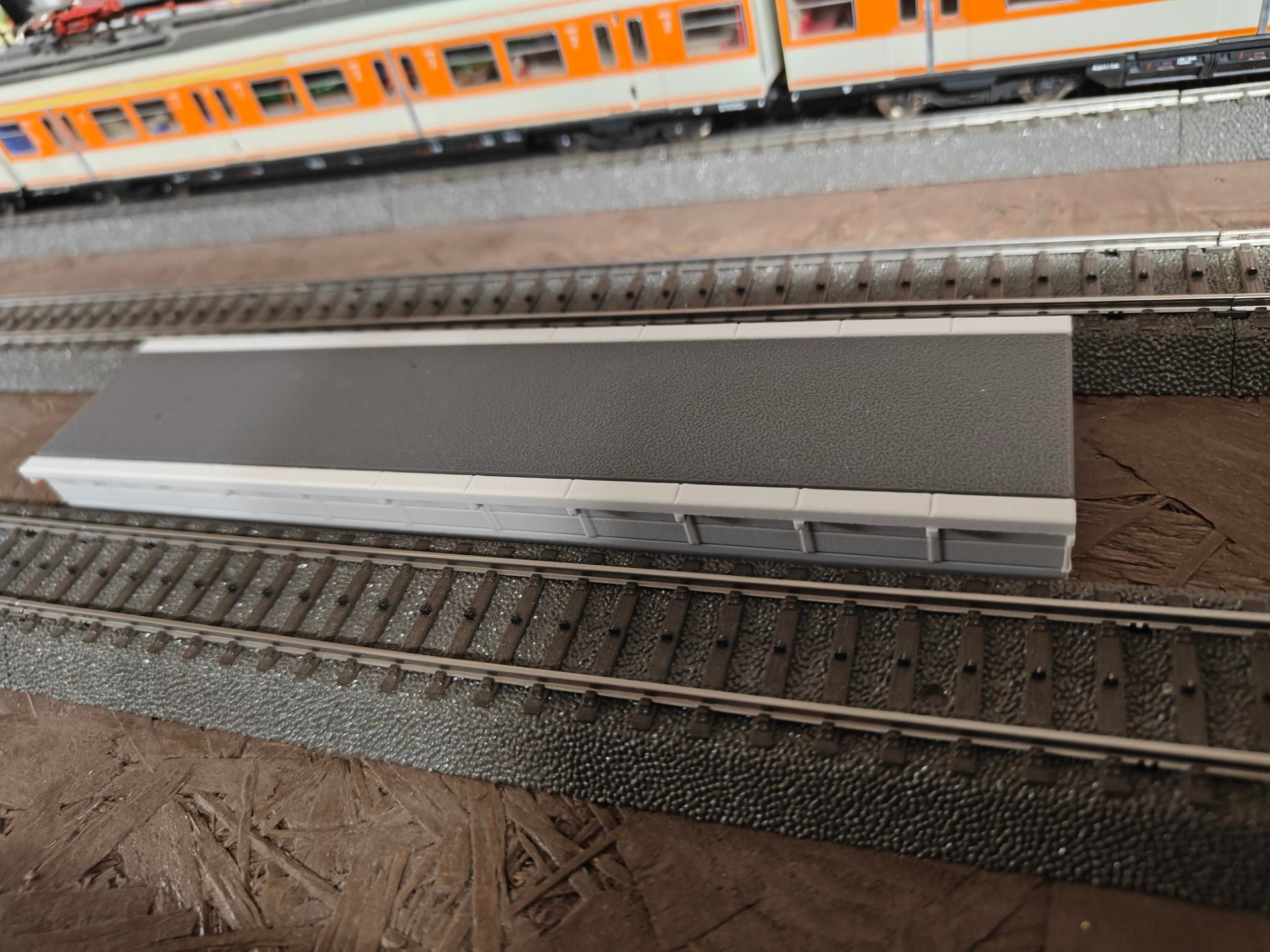 Perron Odin 3 Delt Sæt. Passer til Märklin/Trix C-Skinner med en skinne afstand på 77,5 mm. - Billede 2