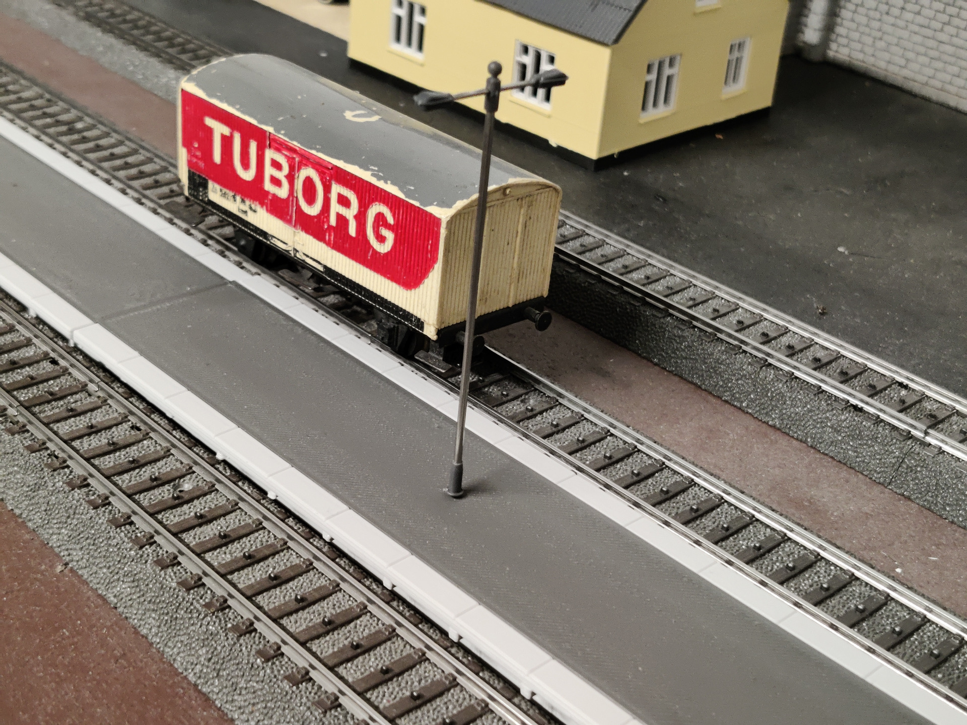 Perron Odin 3 Delt Sæt. Passer til Märklin/Trix C-Skinner med en skinne afstand på 77,5 mm. - Billede 4
